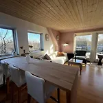 Entire With 2 Bedrooms And Private Patio
