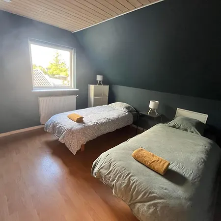 Entire With 2 Bedrooms And Private Patio