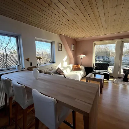 Entire With 2 Bedrooms And Private Patio