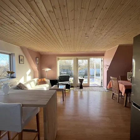 Entire With 2 Bedrooms And Private Patio * Dragør