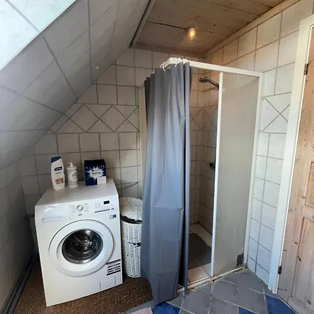 Entire With 2 Bedrooms And Private Patio *