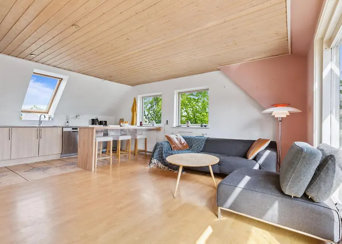 Entire With 2 Bedrooms And Private Patio Dragør