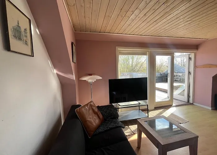 Entire With 2 Bedrooms And Private Patio * Dragør