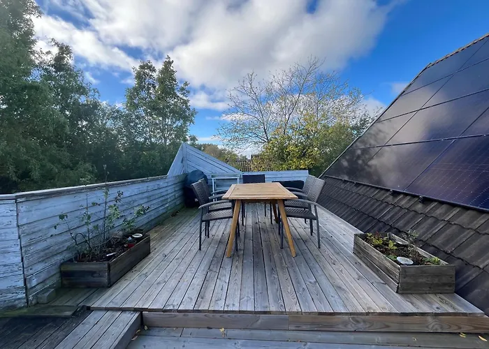 Entire With 2 Bedrooms And Private Patio Dragør
